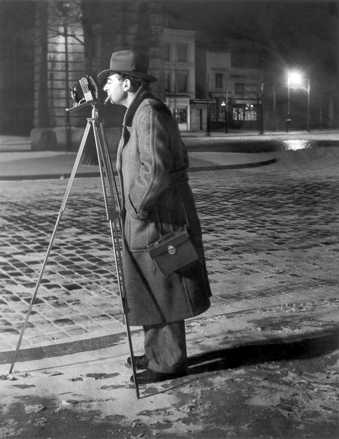 Brassaï: Autoportrait, Boulevard Saint-Jacques, Paris, 1930-1932 © Estate Brassaï Succession-Philippe Ribeyrolles