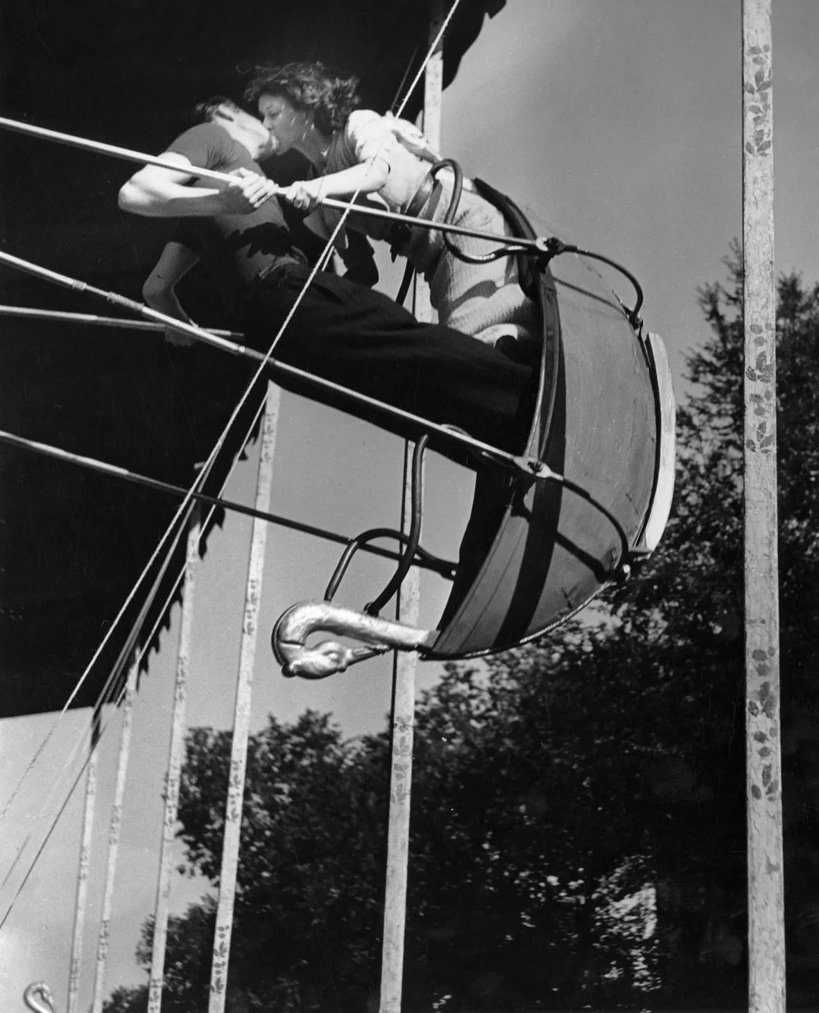 Brassaï: Le Baiser c. 1935-37 © Estate Brassaï Succession-Philippe Ribeyrolles