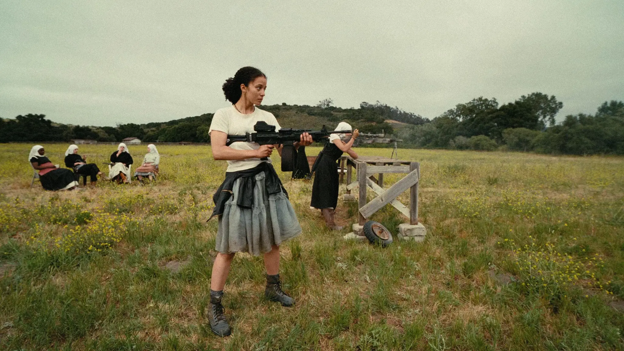 Scena dal film "Una battaglia dopo l'altra", di Paul Thomas Anderson (2025)