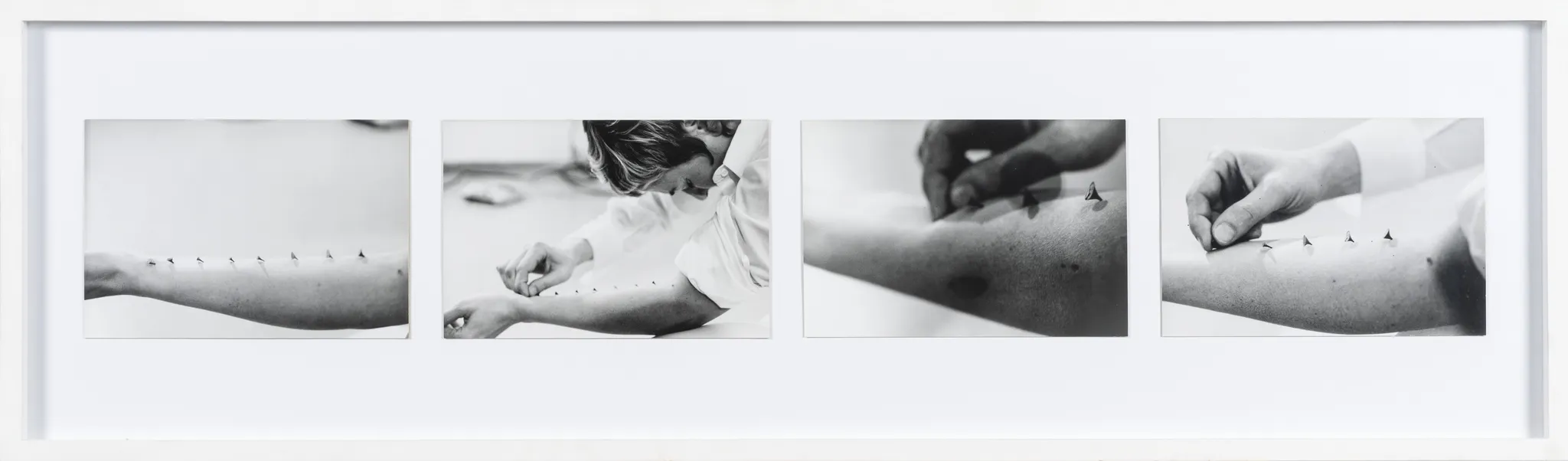 Gina Pane, Azione Sentimentale 6/80, constatazione dell’azione del 9 novembre 1973 presso Galleria Diagramma, Milano, Bassano del Grappa, collezione privata