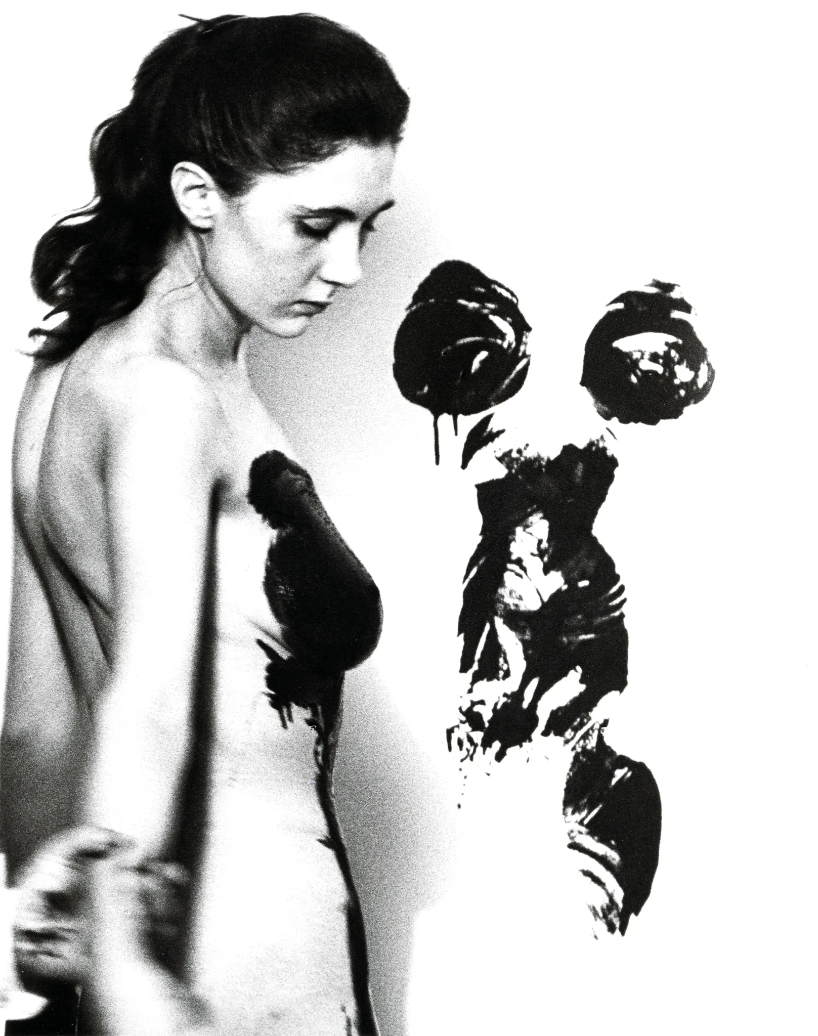 Yves Klein, Performance Anthropometry, studio dell'artista - Parigi, 1960 - Getty Research Institute, Los Angeles (2014.R.20). Gift of the Roy Lichtenstein Foundation in memory of Harry Shunk and Janos Kender. ph. Shunk-Kender © J.Paul Getty Trust
